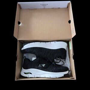 Skechers Arch Fit – Paradyme Running Shoes (Men’s 10.5, Extra Wide) – New